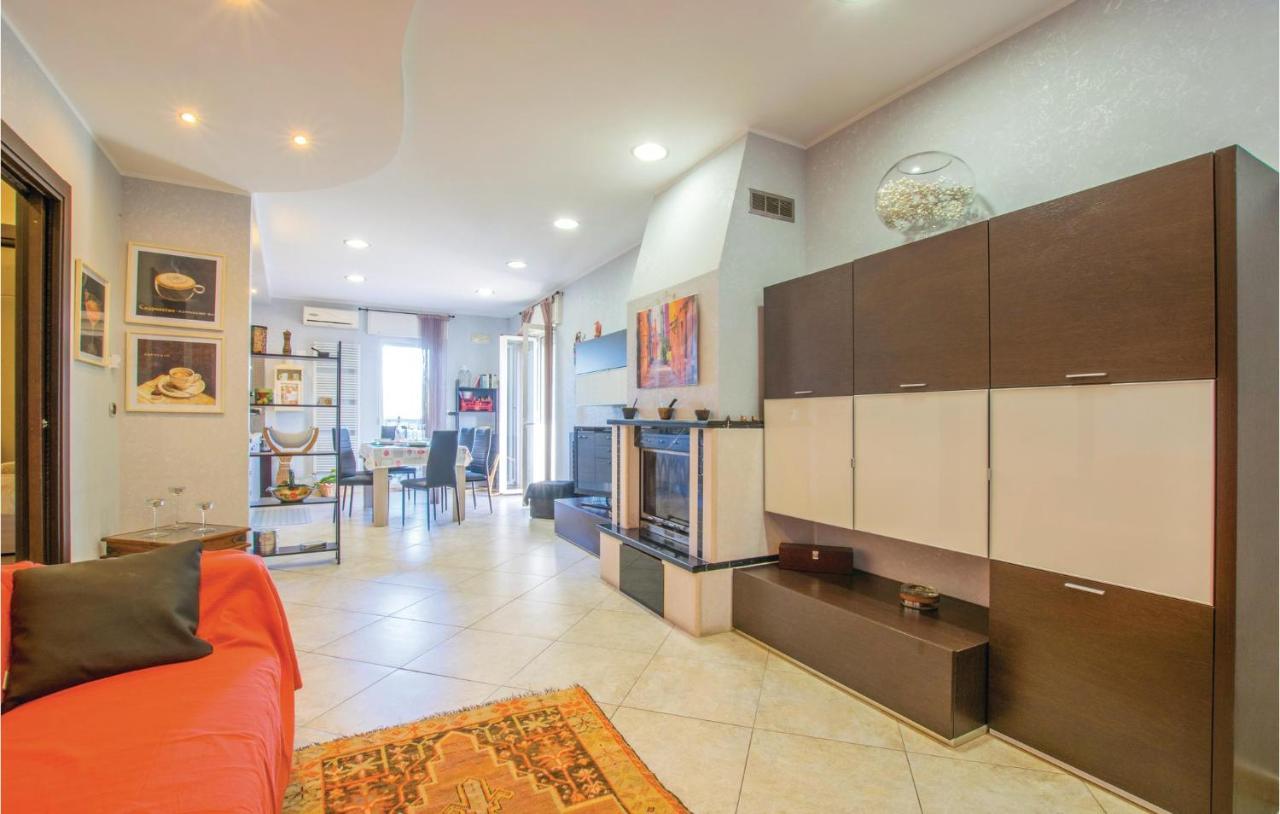 Awesome Apartment In Bari With Wifi Luaran gambar